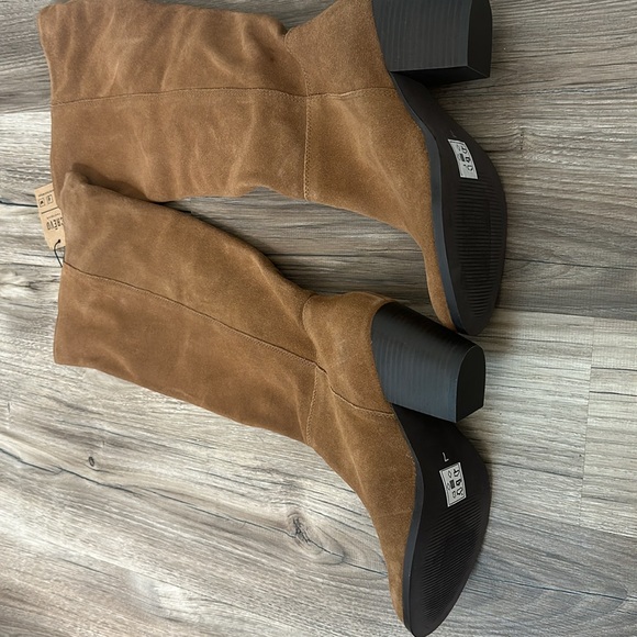 Crevo Atty Women’s 7 chestnut brown Tall Suede Leather Knee High Boots with heel - Picture 2 of 7